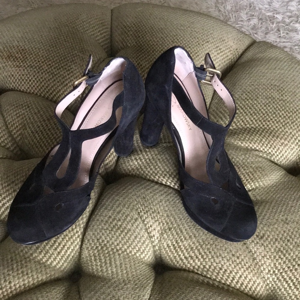 Women’s black suede t strap heels